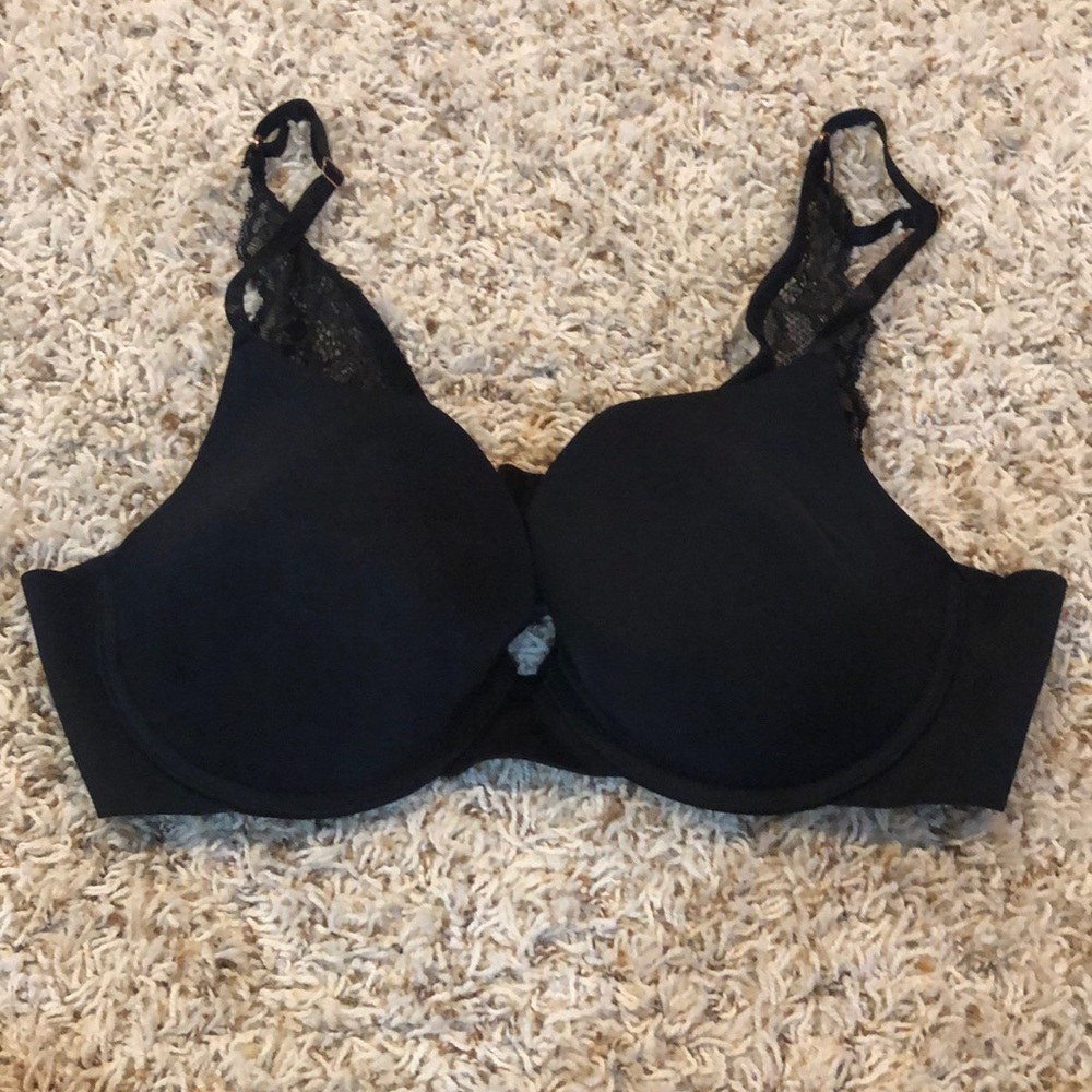 Black bra with lace detailing size 38C